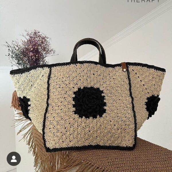 شنط بلاج واسعه ومميزه