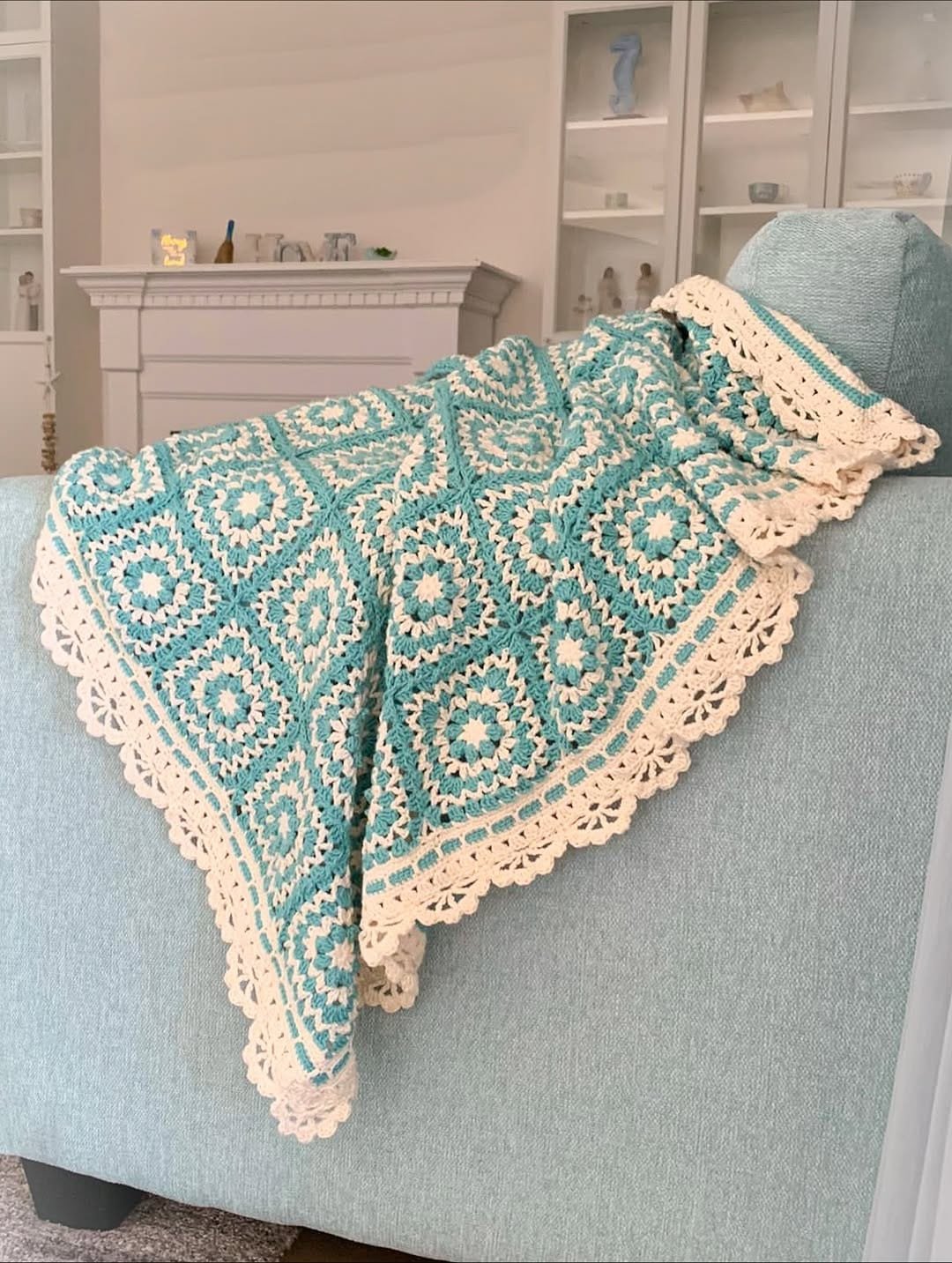 ثرو لليفينج